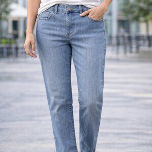 St. John’s Bay Secretly Slender Classic Fit Capri Jeans Size 4 NWT